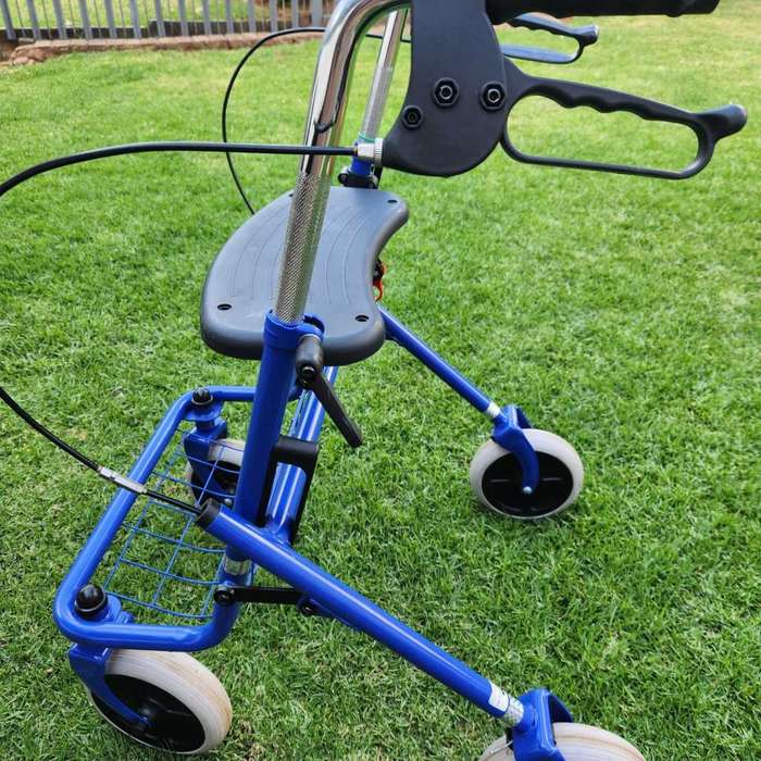 Old age walker /  Rollator 4 Wheel Deluxe Stroller / Disable Walker (Secondhand)