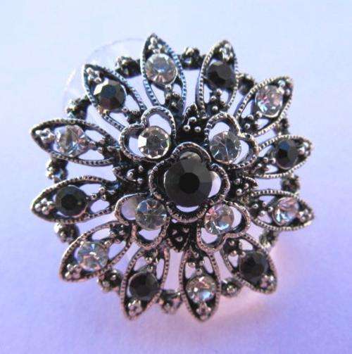 Stunning Cocktail Ring with Black & Clear Rhinestones - Size Adjustable