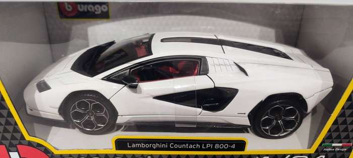 **NEW** 1/24 Bburago Lamborghini Countach LPI 800-4 White