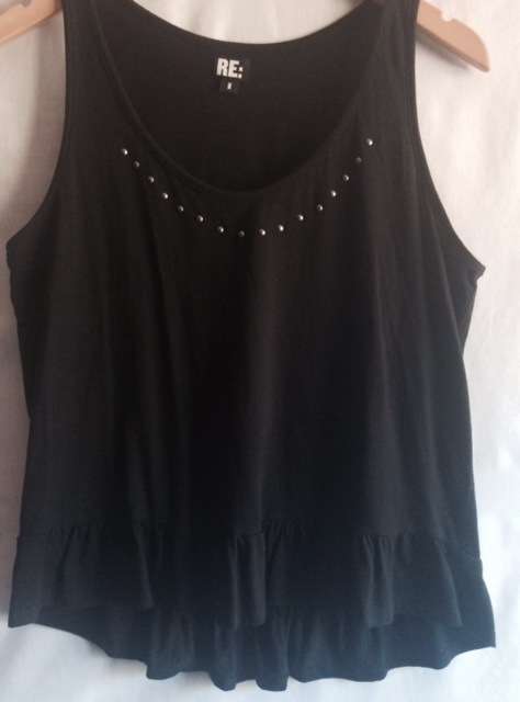 TOP - BLACK - LADIES - CLOTHING - SIZE MEDIUM - TOPS
