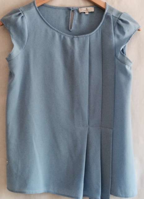 FLOWY TOP - BLUE - DECENIO - SIZE SMALL - LADIES - LADIES CLOTHING - CLOTHING