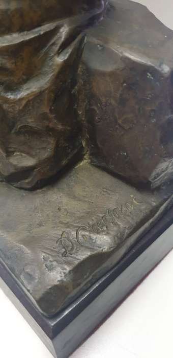 ORIGINAL Italian Signed Decimo Passani ` HOMELESS ` Bronze Sculpture ( 1907- 1940 )