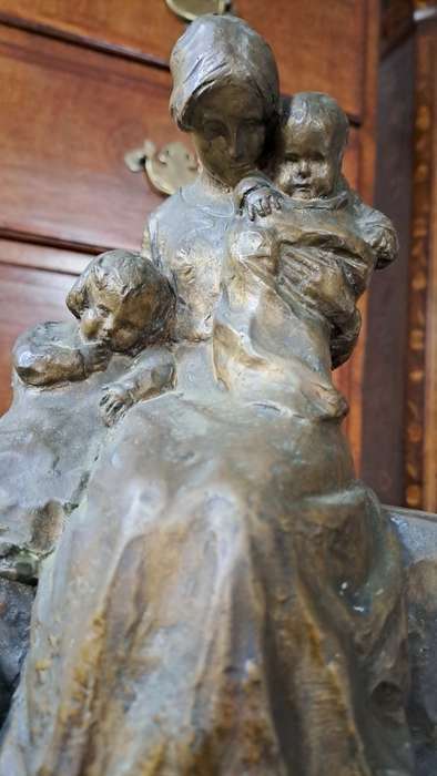 ORIGINAL Italian Signed Decimo Passani ` HOMELESS ` Bronze Sculpture ( 1907- 1940 )