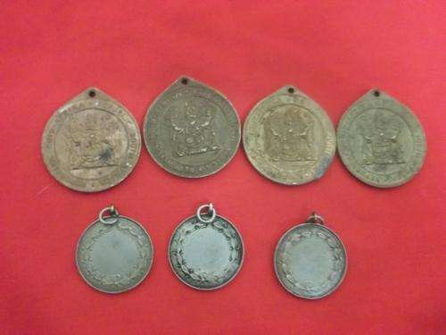 4 X REPUBLIC OF SOUTH AFRICA 31.05.1961 MEDALLION AND OTHER