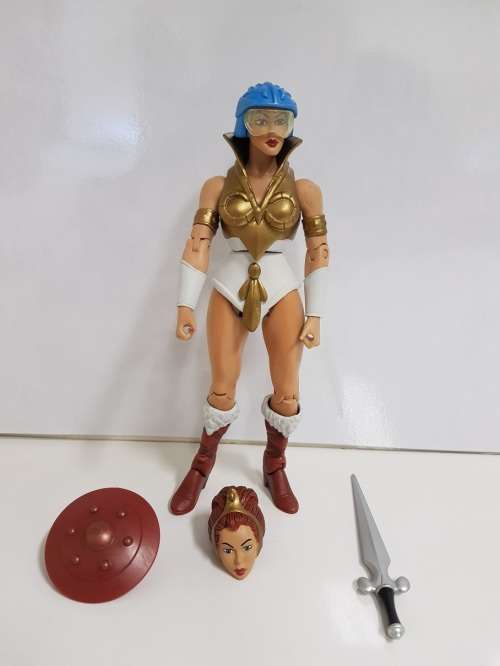 Masters of the Universe Classics Teela Talon Fighter Pilot Version - Loose Figure !!