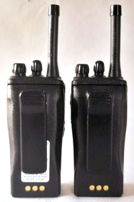 MOTOROLA CP040 4Channel Two WAY RADIO SET, WITH CHARGING DUCT AND POWER SUPPLY