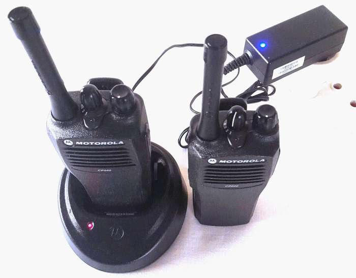 MOTOROLA CP040 4Channel Two WAY RADIO SET, WITH CHARGING DUCT AND POWER SUPPLY