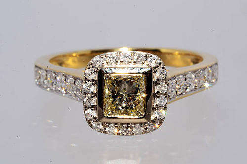 $4,500 .91CT NATURAL YELLOW & WHITE DIAMOND ENGAGEMENT RING 18K SIZE 6.5 AMAZING