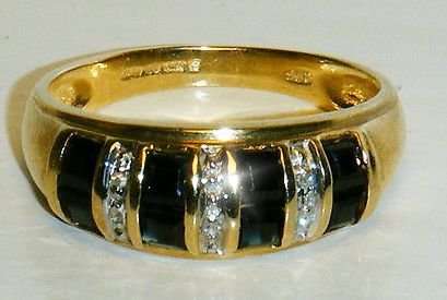 ***R26 850*** SUPERB 9CT YELLOW GOLD SQUARE SAPPHIRE & DIAMOND RING SIZE N