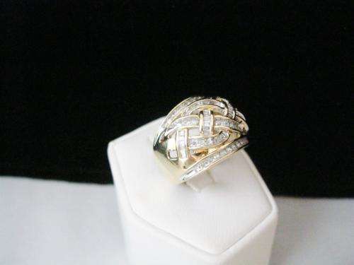 **IN STOCK!!** REAL STONES!!** 10K YELLOW GOLD 1.0 CT. BAGUETTE & ROUND DIAMOND WIDE BAND CHANNEL