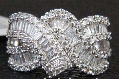***R77 540*** A WHOPPING 4.55CT DIAMOND 14K WHITE GOLD RING