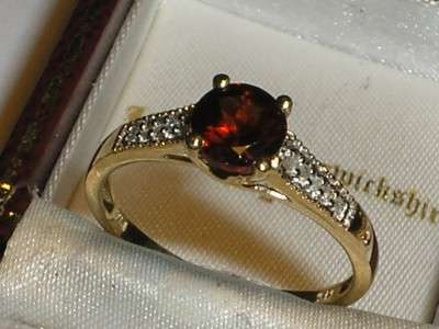 EXQUISITE SOLID 9CT GOLD GARNET & DIAMOND SOLITAIRE RING SIZE L