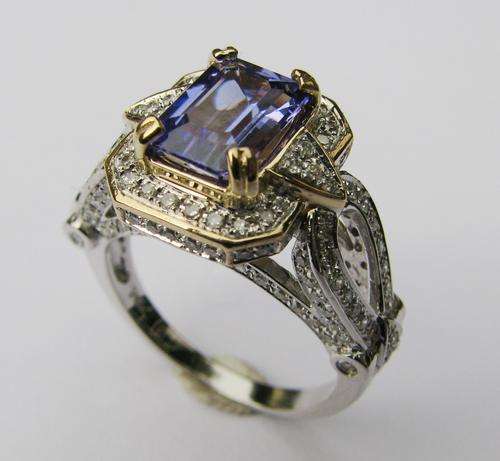 ***MONEY-BACK GUARANTEE*** 14Kt Two Tone 2.6Ct Diamond and Tanzanite Ring