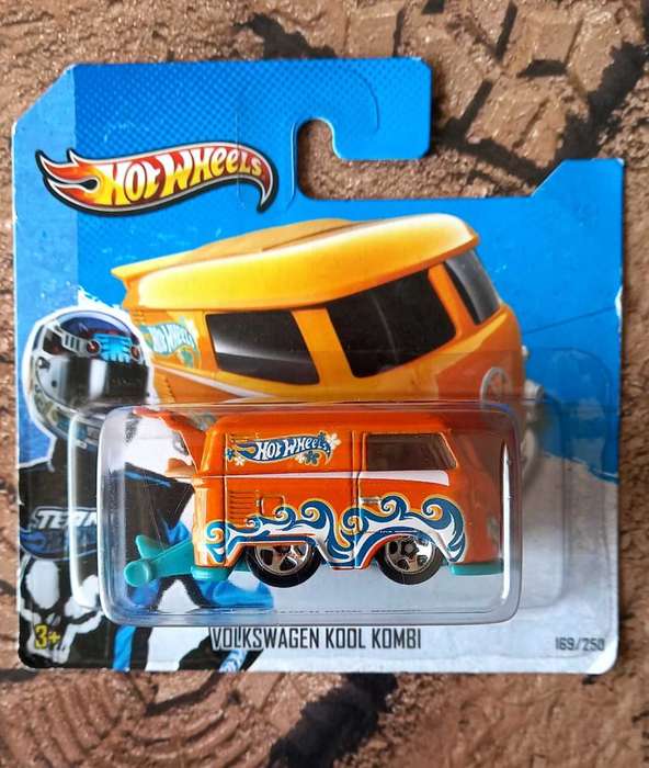 2013 Hotwheel - VOLKSWAGEN KOOL KOMBI