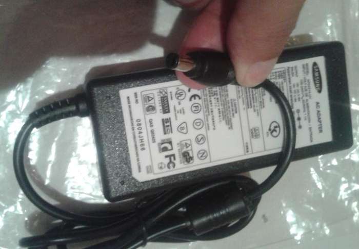 NEW Samsung laptop charger