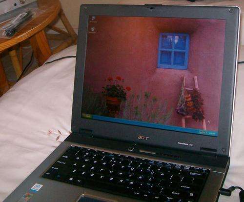 ACER TRAVELMATE 2350 LAPTOP