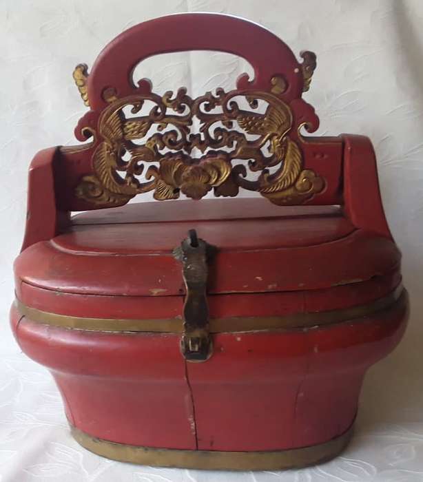 1900`s ANTIQUE CHINESE WOODEN LUNCH BOX, PAINTED RED WITH CARVED HANDLE TOUCHED WITH GOLD