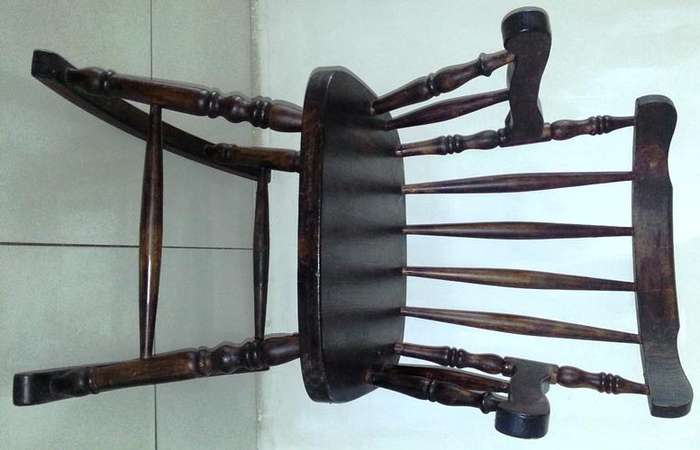 VINTAGE WOODEN ROCKING CHAIR
