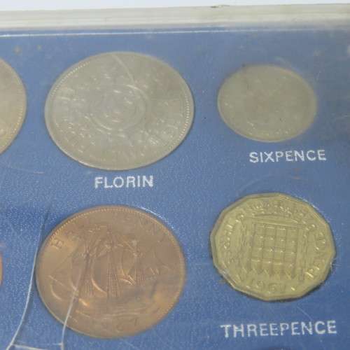 Great Britain coin set with last Pound, shilling, penny coins and First Decimal coins - uncirculated