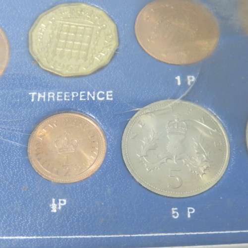Great Britain coin set with last Pound, shilling, penny coins and First Decimal coins - uncirculated
