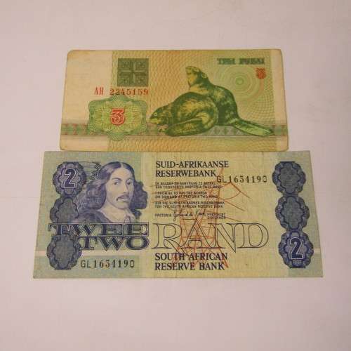 Lot of 10 World banknotes - some uncirculated
