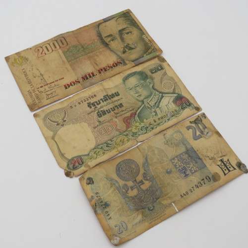 Lot of 10 well used world banknotes