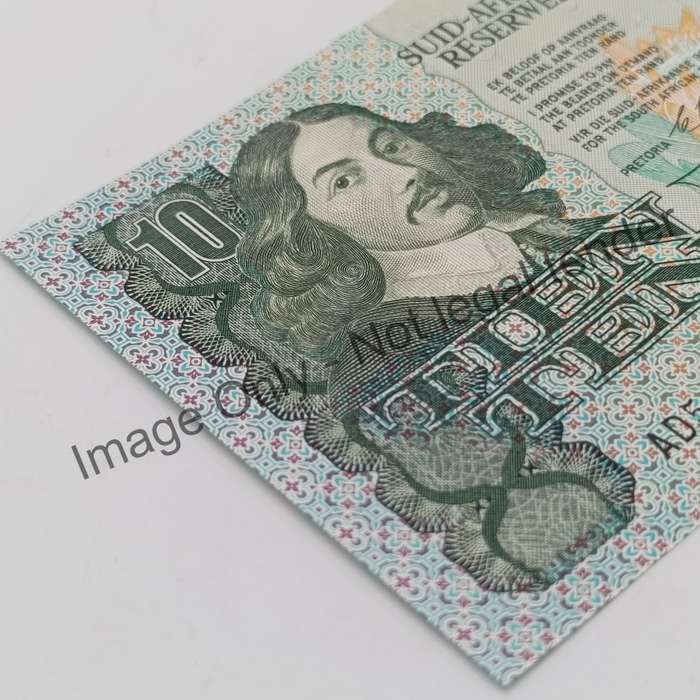 CL Stals First Issue uncirculated pair of R10 notes with consecutive numbers - one creased slightly