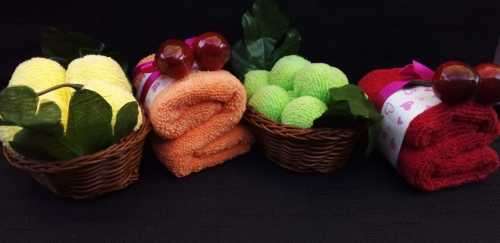 4 x Folded Decorated Face Cloths
