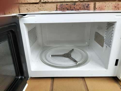 Essentials Microwave