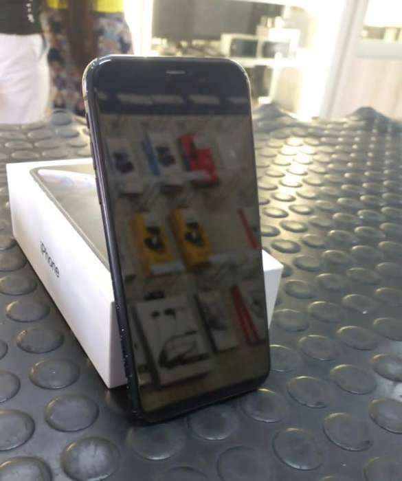 iPhone XR 128GB Black
