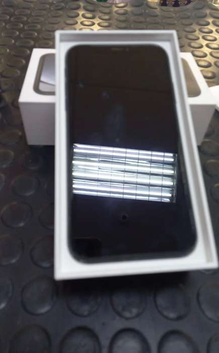 iPhone XR 128GB Black
