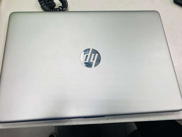HP 15s-eq2015ni 15.6' Ryzen 7 5700U 8GB RAM 512GB SSD