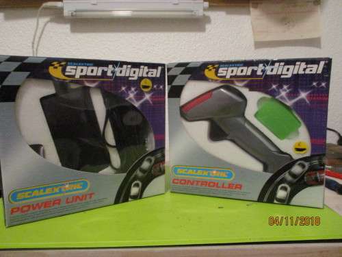 1/32 SCALE SCALEXTRIC DIGITAL POWER SUPPLY + THROTTLE