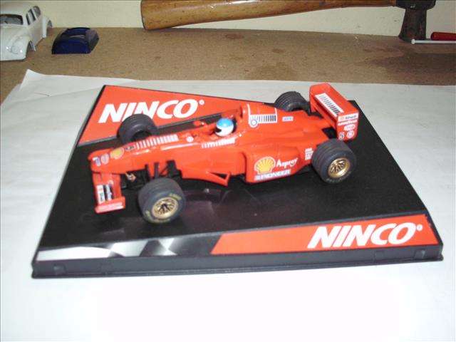 1:32 SCALE SLOT CAR - NINCO F1 FERRARI
