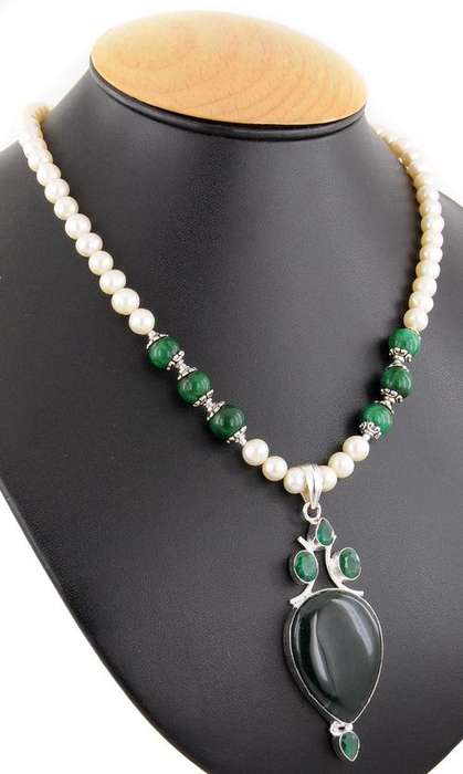 Designer 52.5 Gm Pearl, Emerald and Green Onyx Gemstone Beaded Necklace