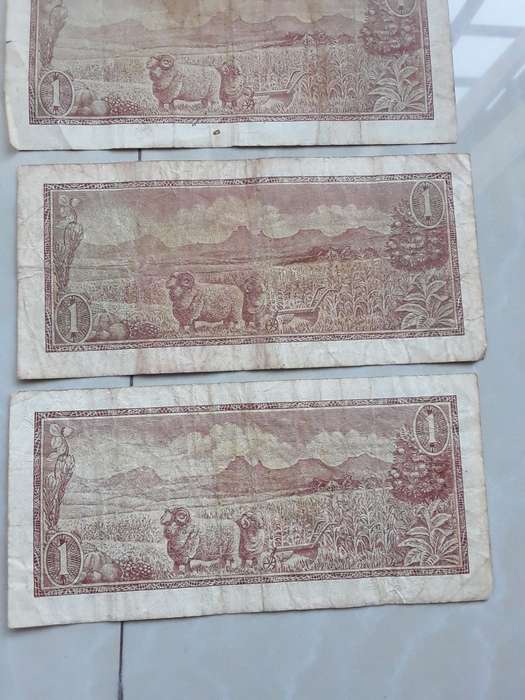 8X South Africa 1 Rand notes- TW de Jongh