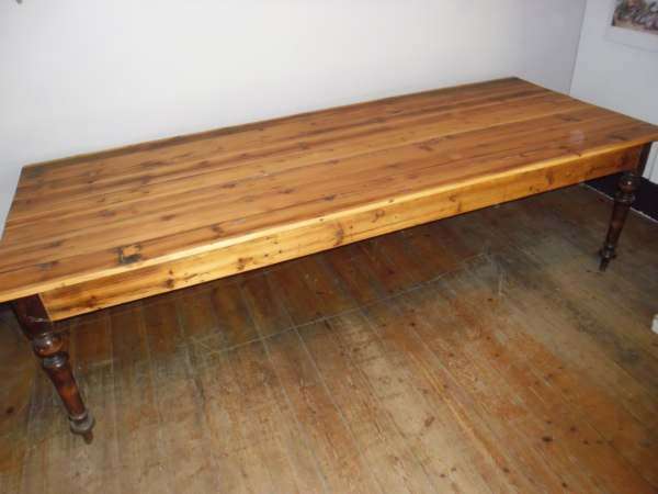 OREGON AND STINKWOOD 12 SEATER TABLE ( 250 X 100 X 70 CM)