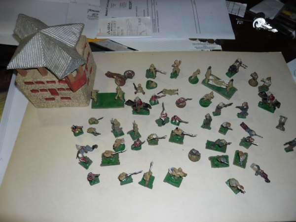 BOER WAR: COLLECTION OF LEAD SOLDIERS AND BLOCKHOUSE