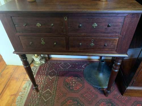 VICTORIAN MAHOGANY WORKTABLE IN GOOD CONDITION ( 77 x 74 x 54 cm )
