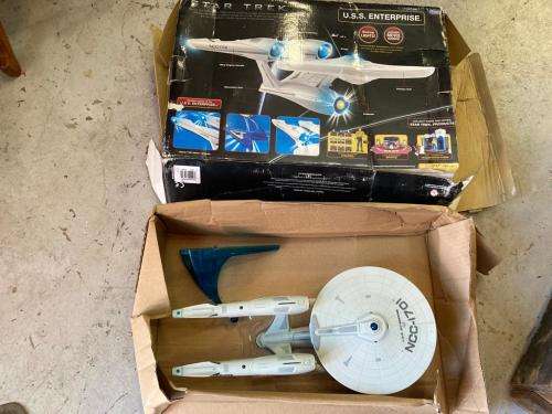 Star Wars : USS Enterprise in Original Box ( 45 x 30 x 10 cm )