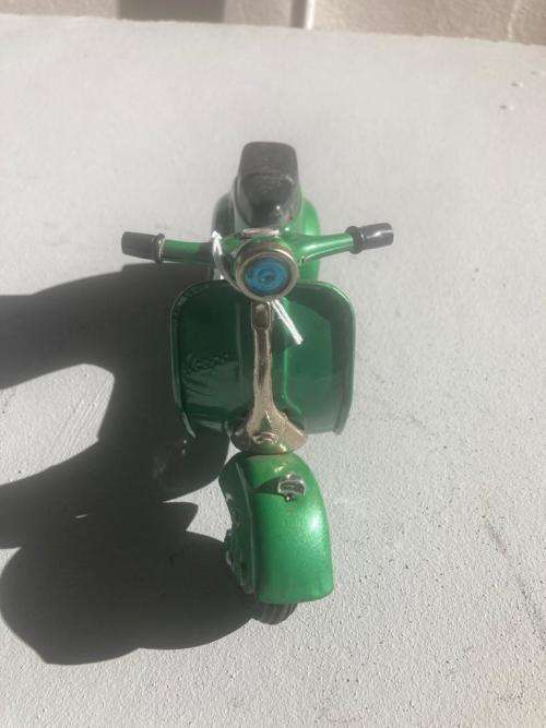Japanese Tinplate Vespa ( 22 cm )