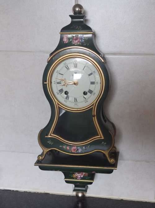 Mantel Clock : Royal Palais Swiss Handpainted Clock with Wallscone. Working