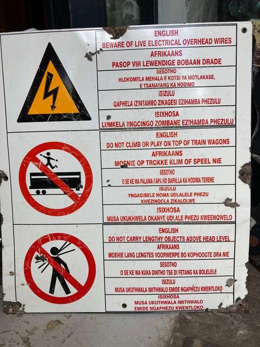 Rare Original Enamel SAR Sign in 5 Languages ( 70 x 60 cm )