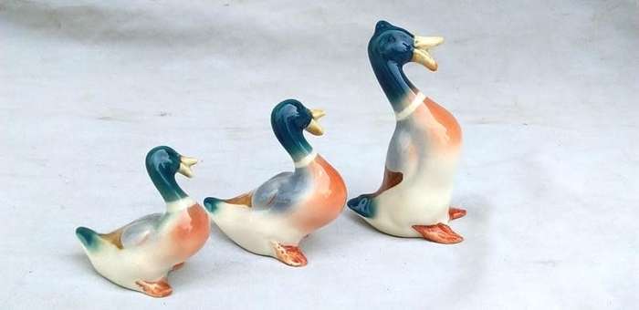 Set of 3 Porecelain Ducks made in England ( no damage )