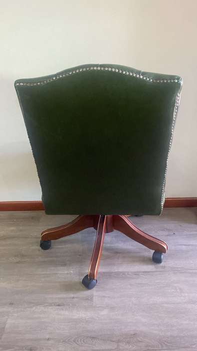Genuine Leather Chestefield Swevik Office Chair