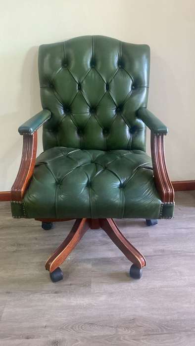 Genuine Leather Chestefield Swevik Office Chair
