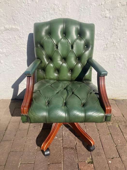 Genuine Leather Chestefield Swevik Office Chair