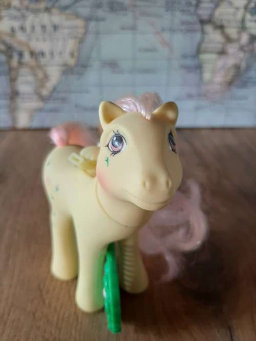 My Little Pony G1 Flutter Pony Rosedust with comb