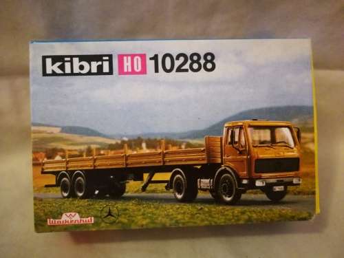 Kibri 10288 Mercedes Wakenhut flat bed trailer