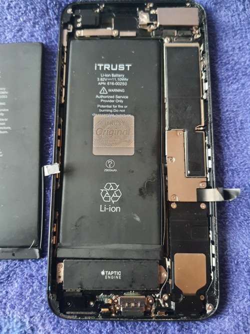 Apple iPhone 7 Plus 32GB - Complete device for parts **Please Read**